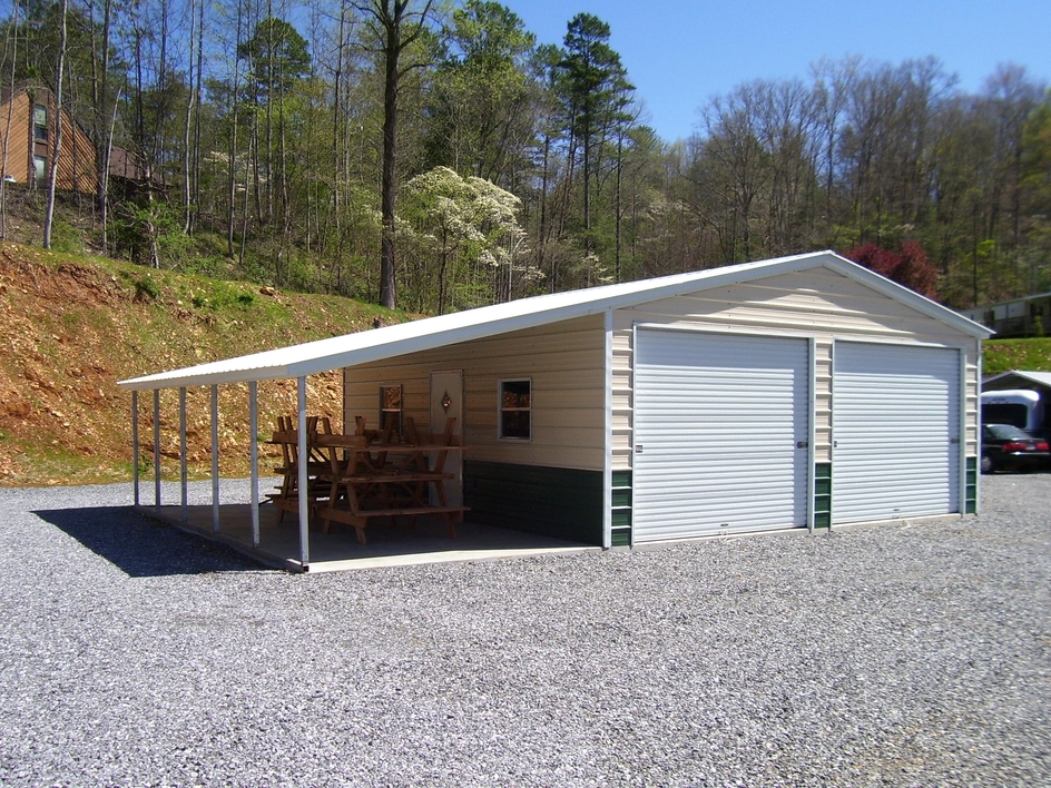 Metal Garage with lean to